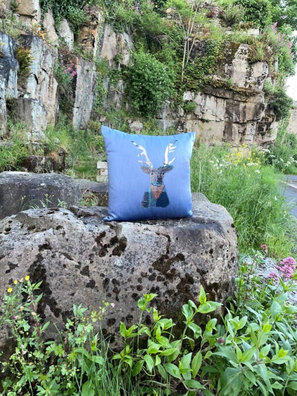 Cushion Stag Head 1