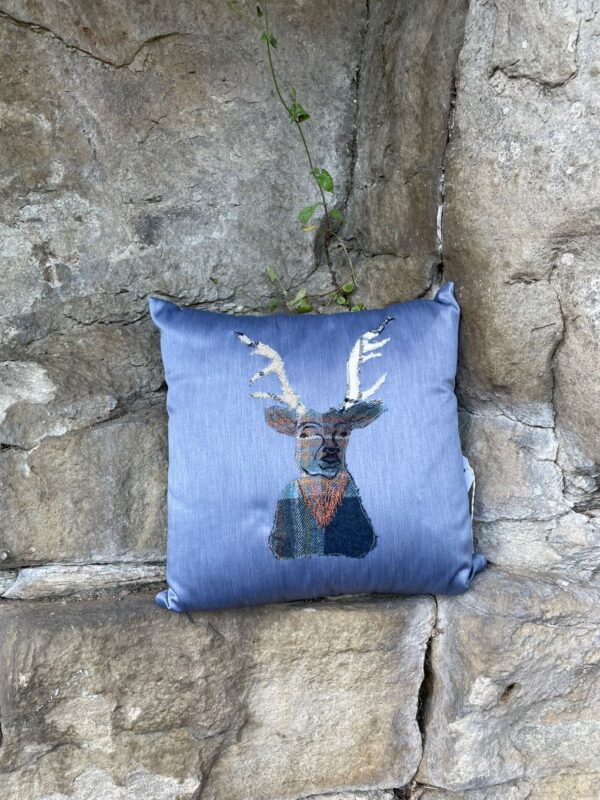 Cushion Stag Head 2