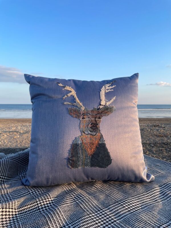 Cushion Stag Head