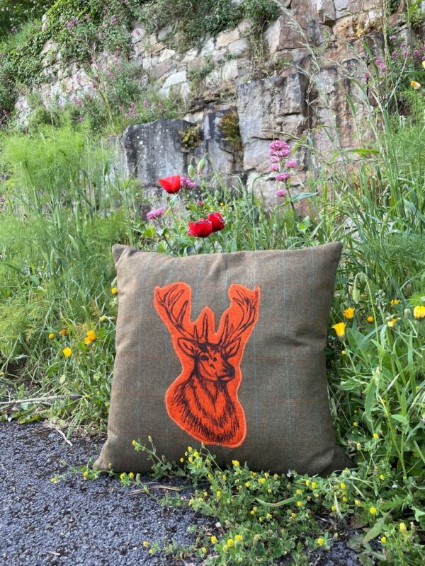 Cushion Stag Head 10