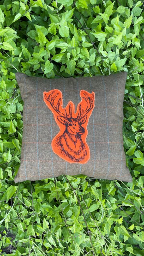 Cushion Stag Head 15