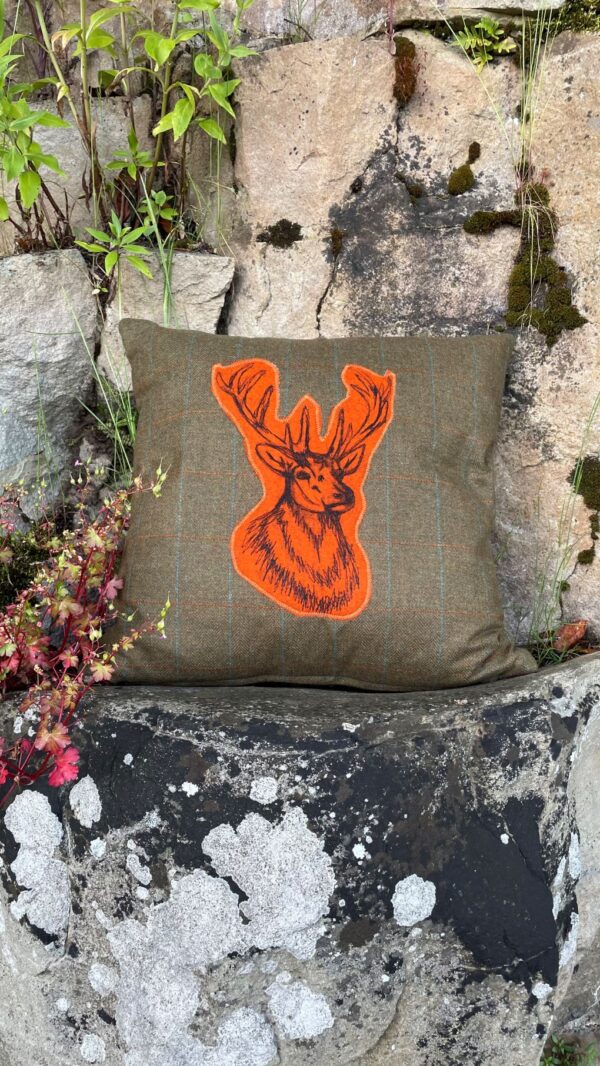 Cushion Stag Head